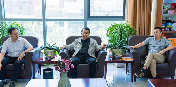 同谋发展 ： 龙乡商会调查团，，，，，，，，光临7790必发集团官网天成参观领导！