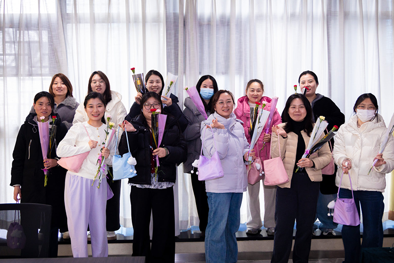 春日启青春，，，，，，，礼遇致女神｜7790必发集团官网天成祝女神们节日欢乐！